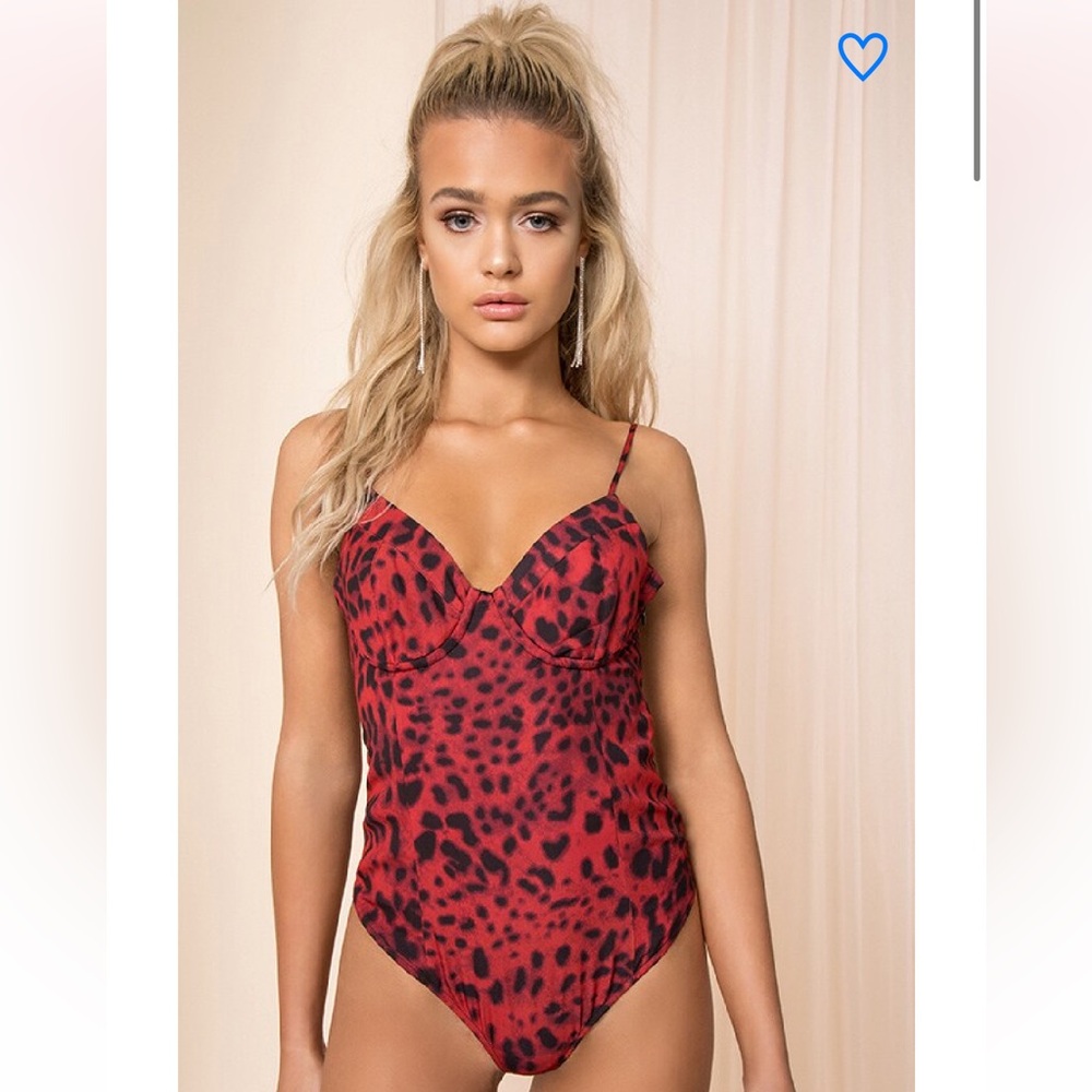 kaia underwire bodysuit from superdown. Size medium